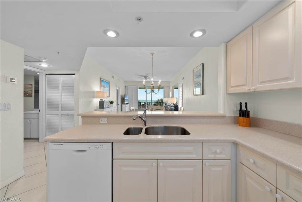 255 Periwinkle WAY 5B photo 8
