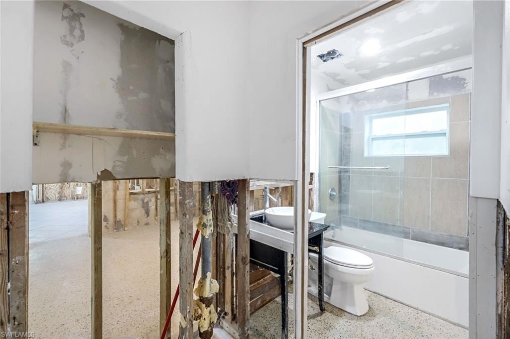260 Sterling AVE photo 32