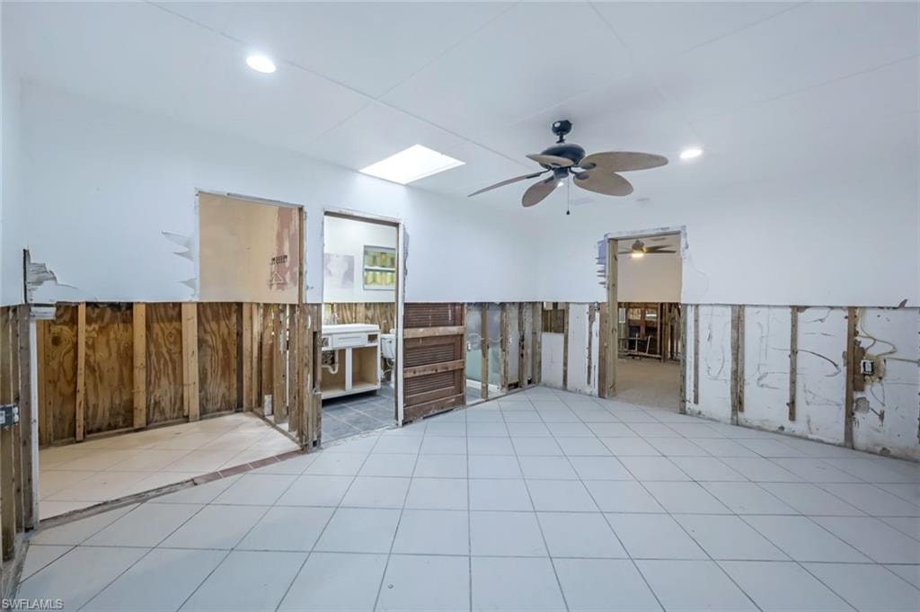 260 Sterling AVE photo 28