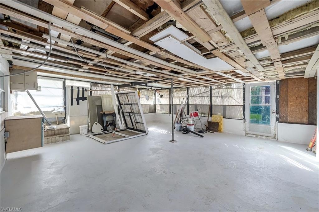 260 Sterling AVE photo 33