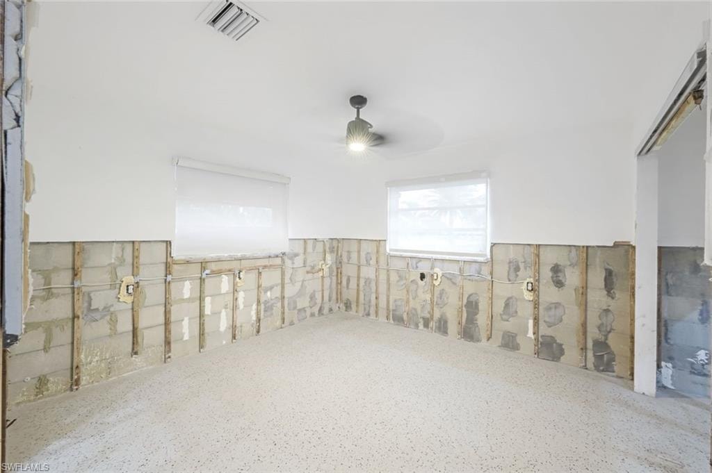 260 Sterling AVE photo 31