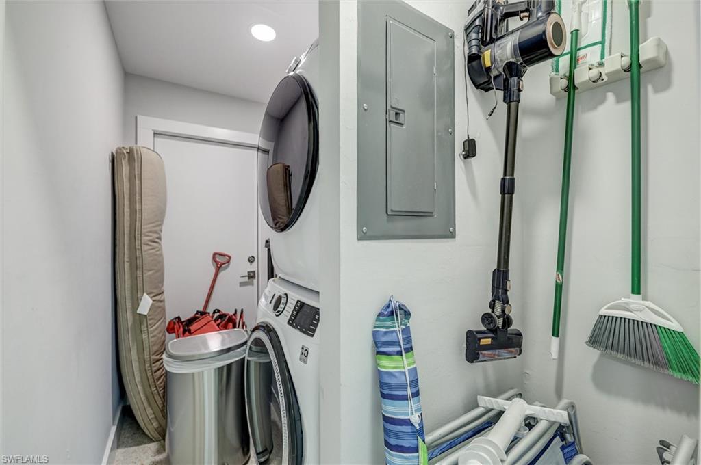 1012/1014 E Gulf DR photo 22