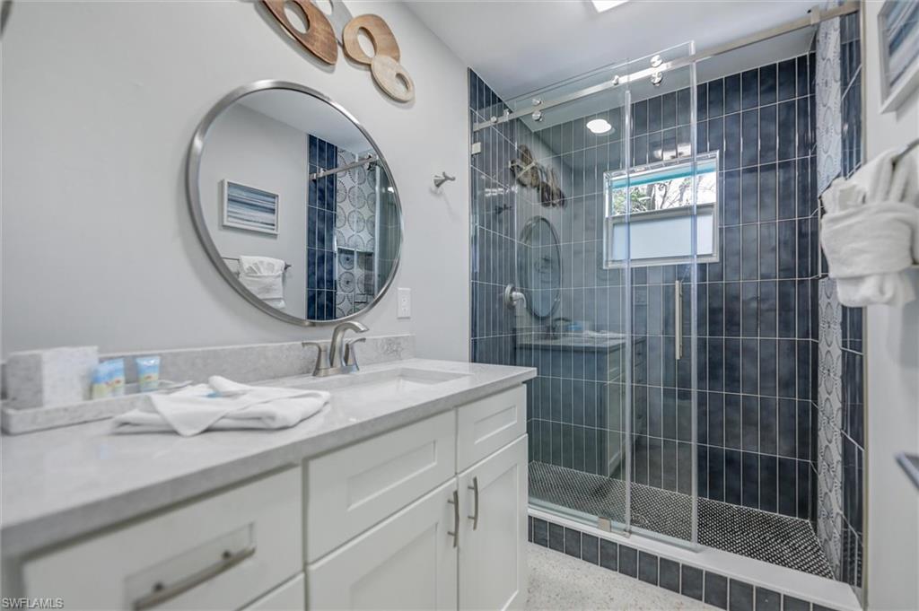 1012/1014 E Gulf DR photo 18