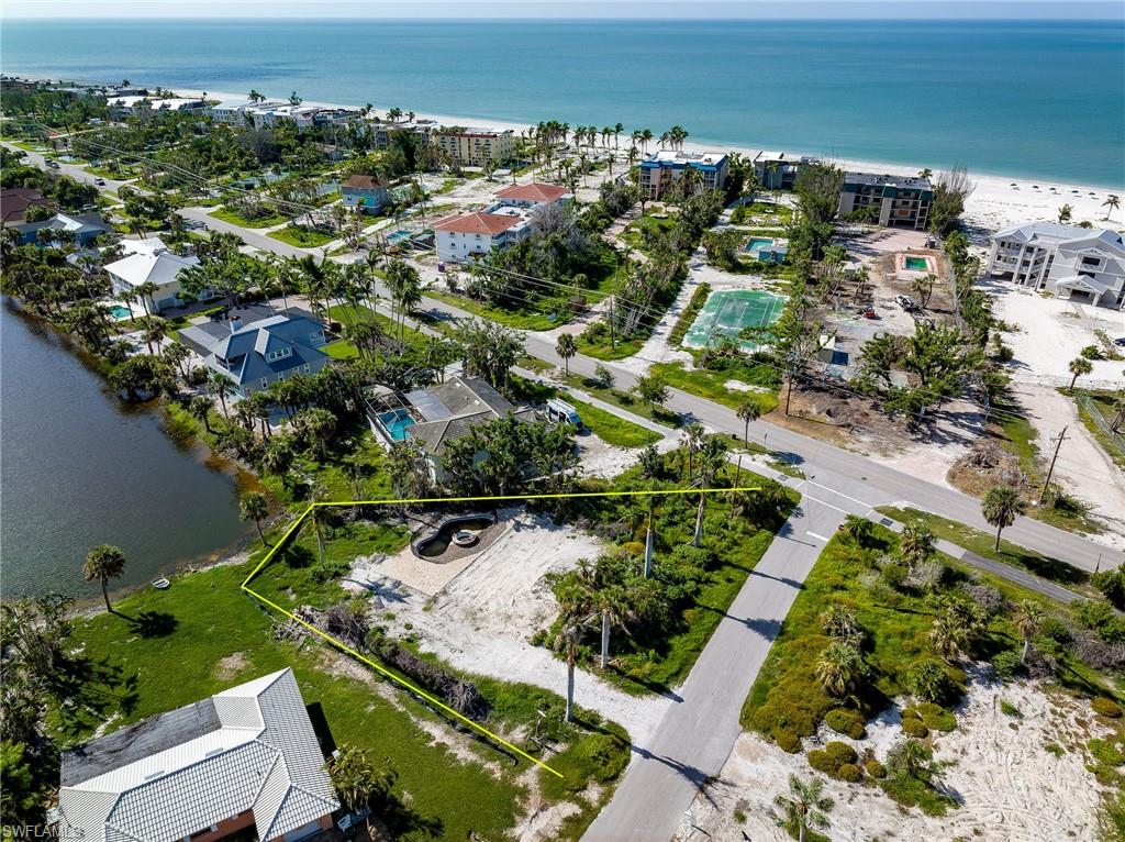 327 Palm Lake DR