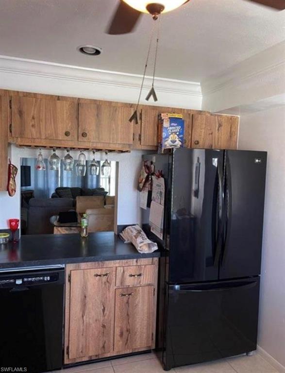 Kitchen with the pass trough to the living room/dinning