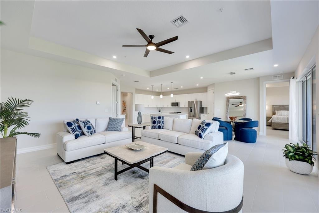 273 Indies DR E 202