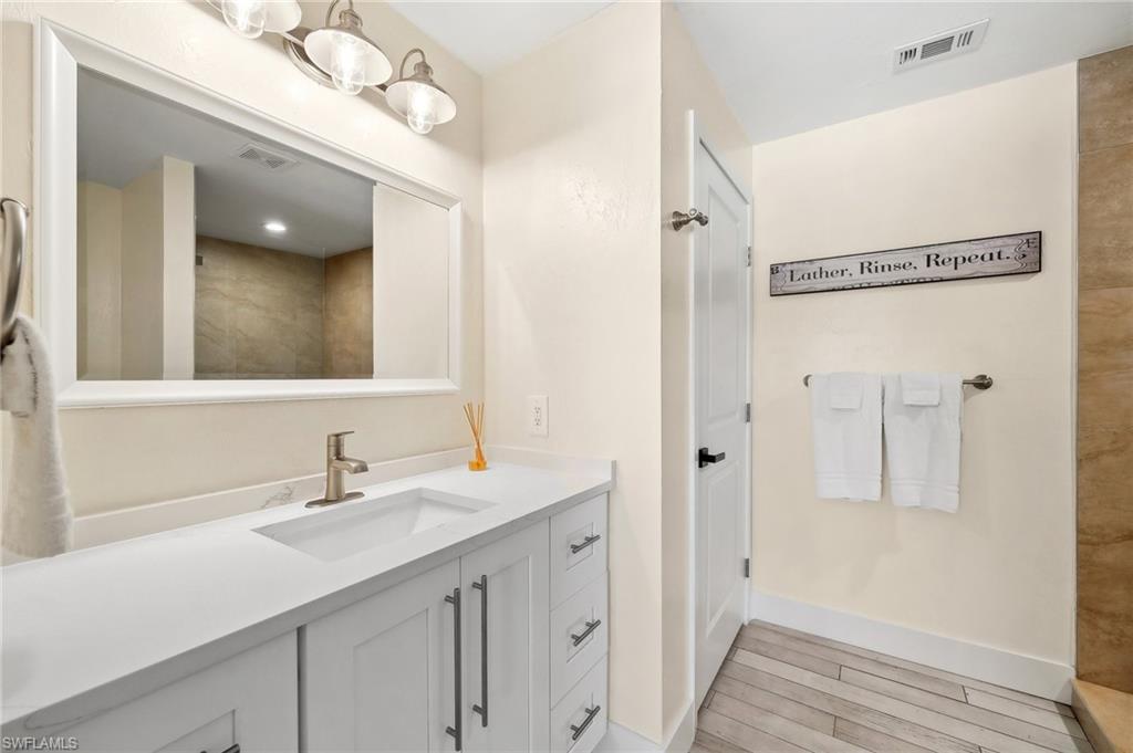 Junior Suite Bath