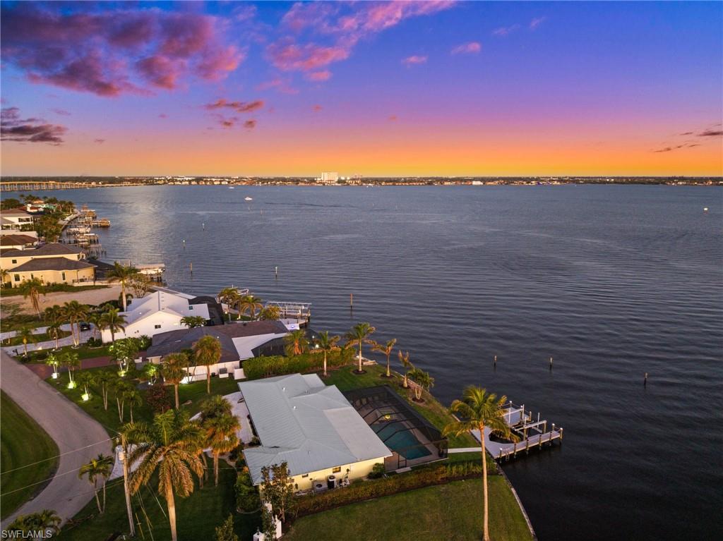116 Feet of Direct Riverfront
