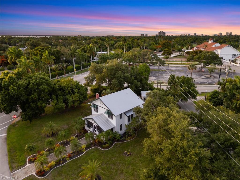 Start your mornings with vibrant sunrises and end your evenings with glowing sunsets, all from one of Fort Myers' most iconic historic neighborhoods.