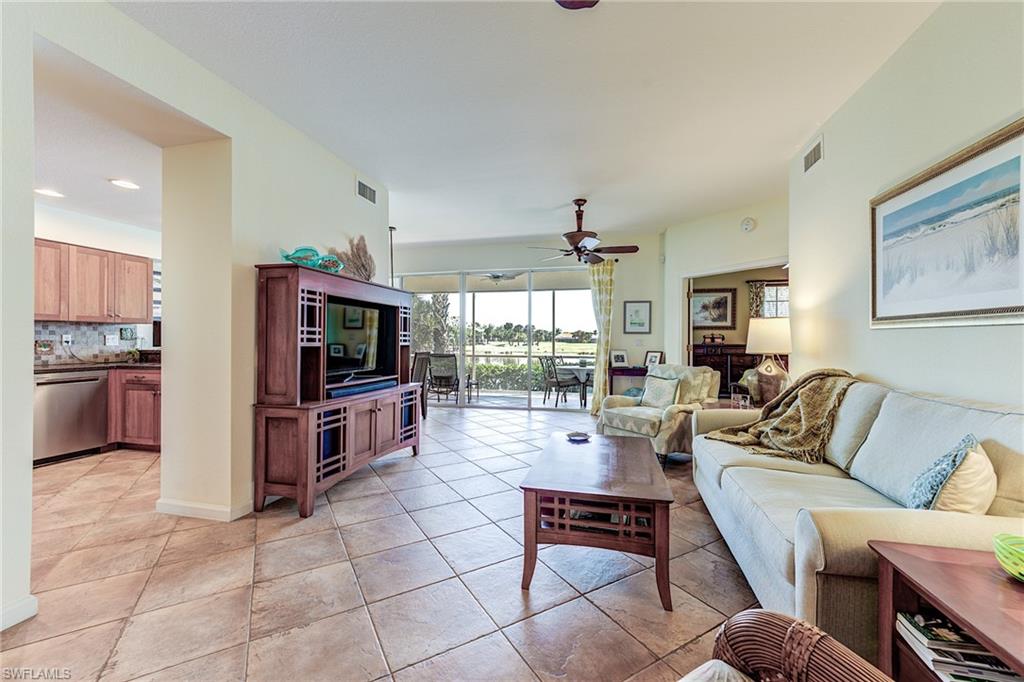 Kitchen to the left