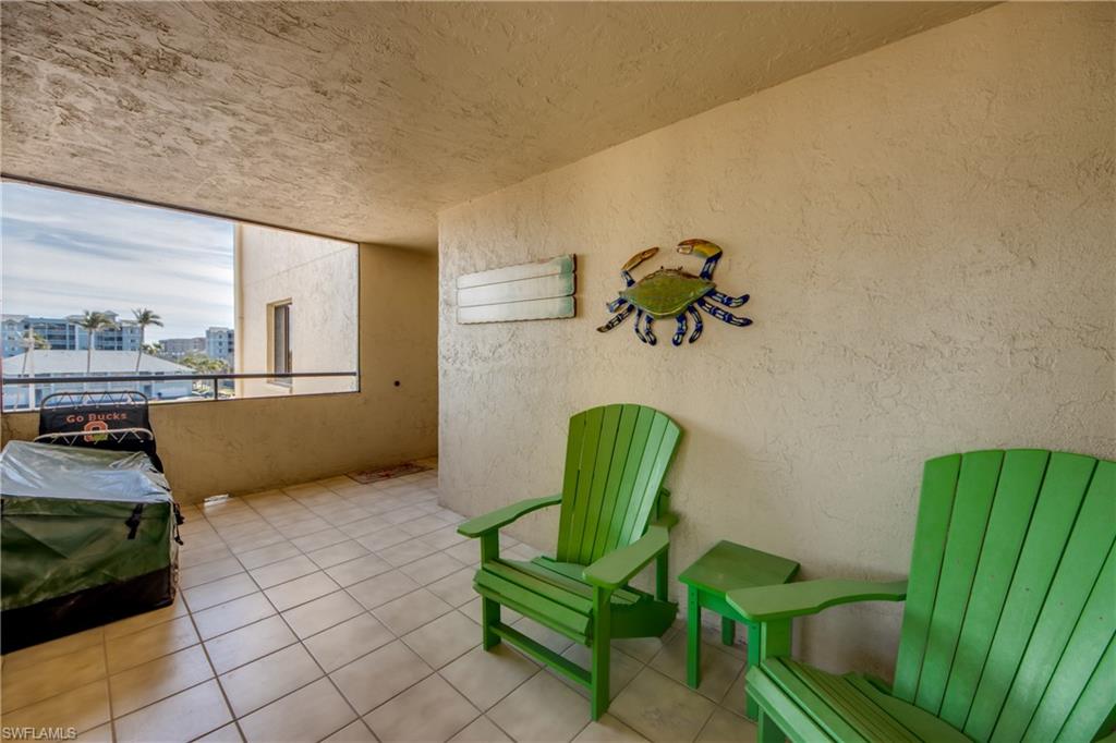 Screened in front porch