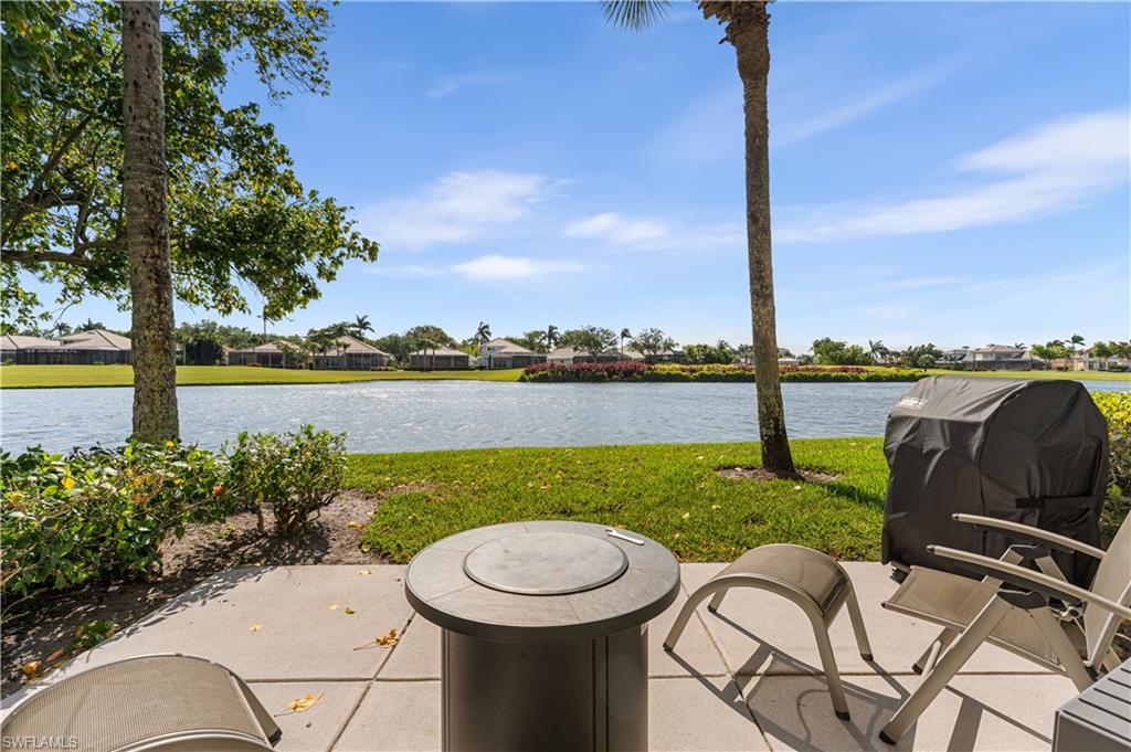 Sit and relax on your lanai and watch all that nature and the golfers have to offer!