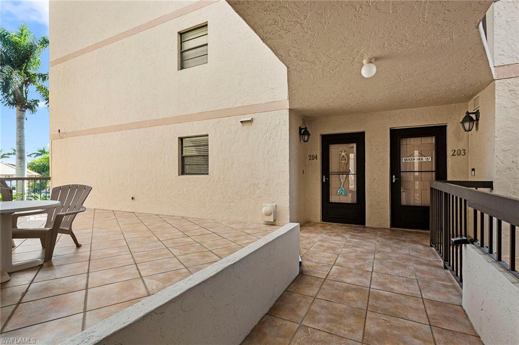 845 Collier CT 204 photo 22