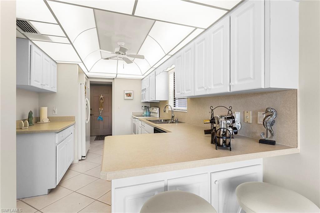 845 Collier CT 204 photo 7