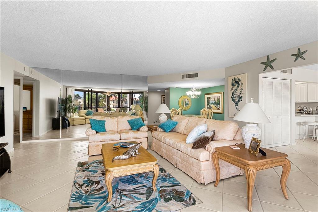 845 Collier CT 204