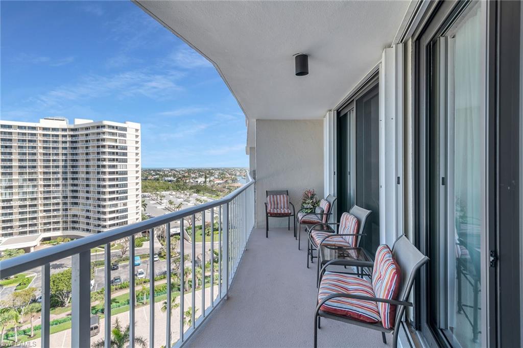 320 Seaview CT 1201