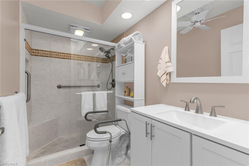 320 Seaview CT 1201 photo 17