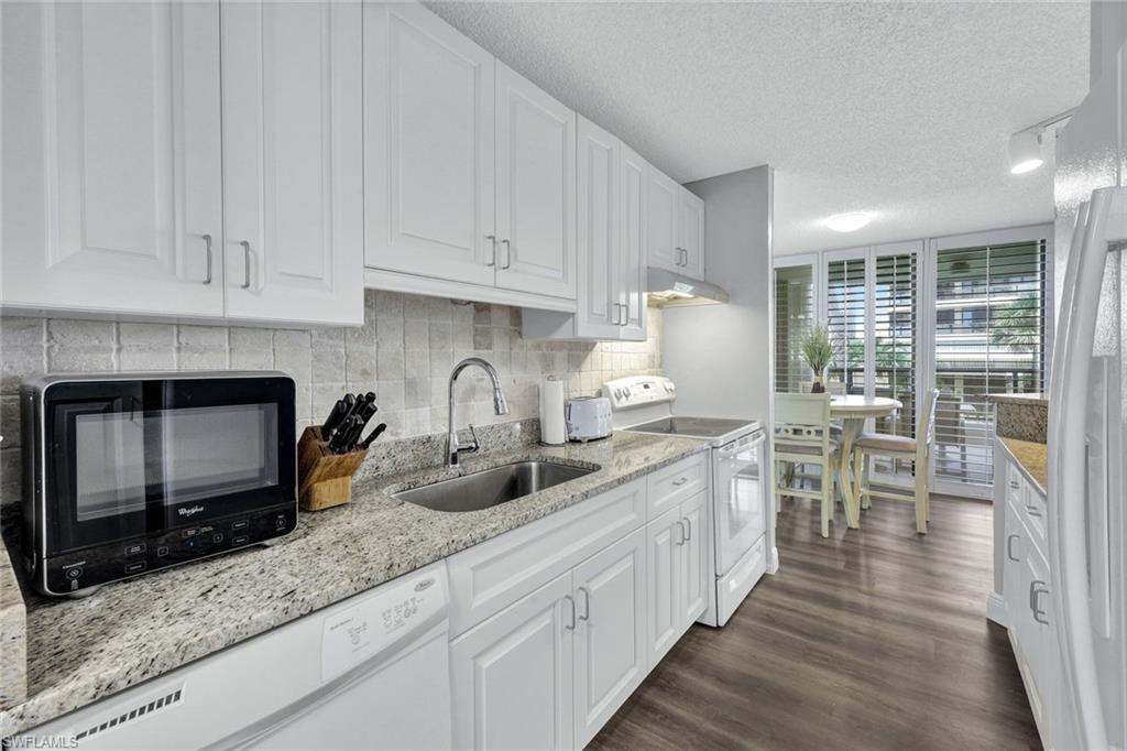 730 Collier BLVD 106 photo 8