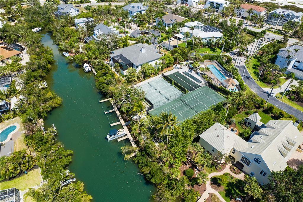 Amenities - Boat Slips, tennis/pickelball courts