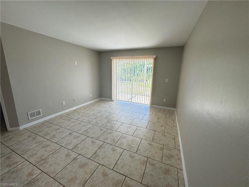 5031 Locke LN photo 13