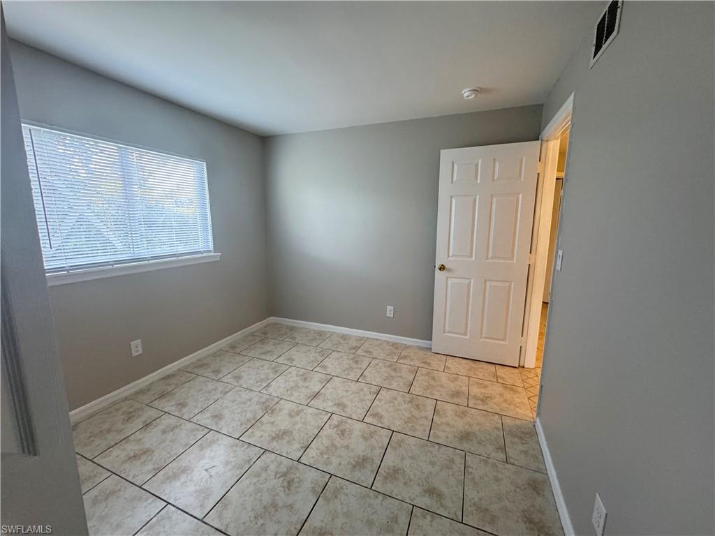 5031 Locke LN photo 16