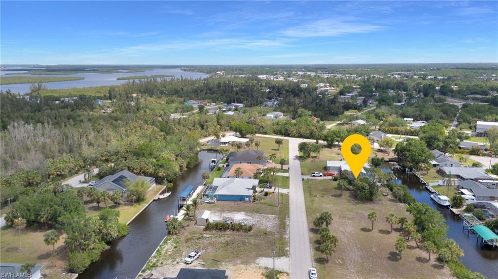 Bird's eye view featuring a residential view and a water view