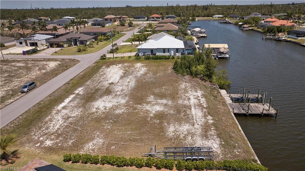 Bird's eye view featuring a residential view and a water view