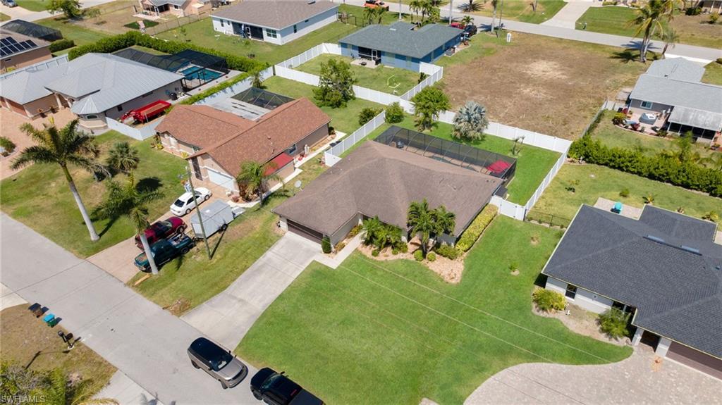 Bird's eye view with a residential view