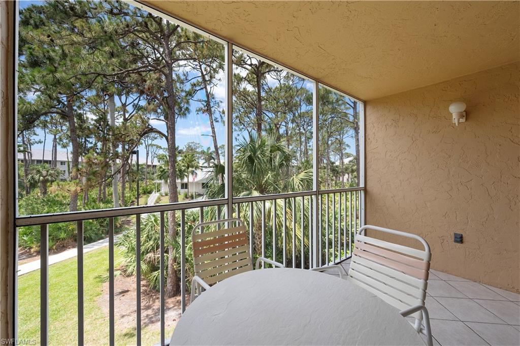 Screened Lanai towards Preserve
