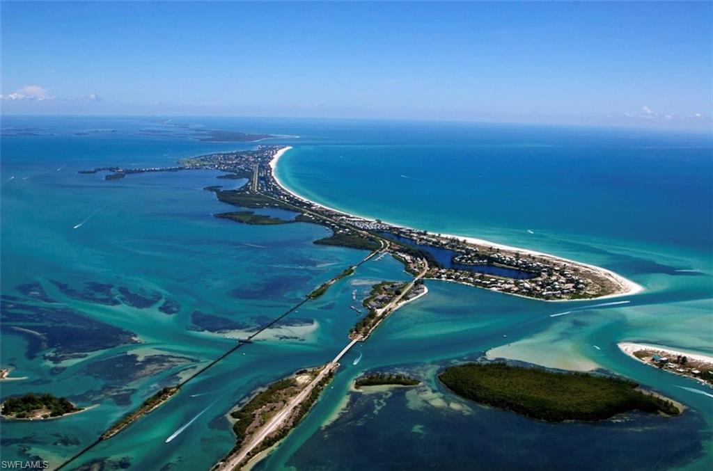 NEARBY BEACHES