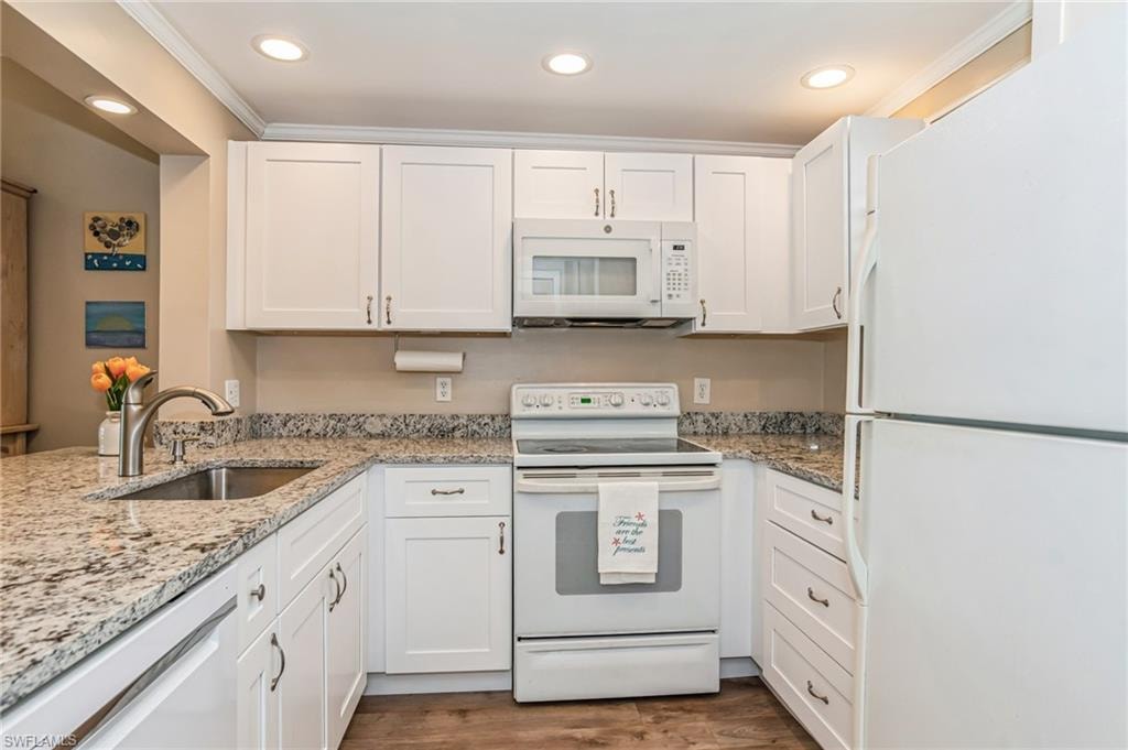 805 River Point DR 202C photo 6
