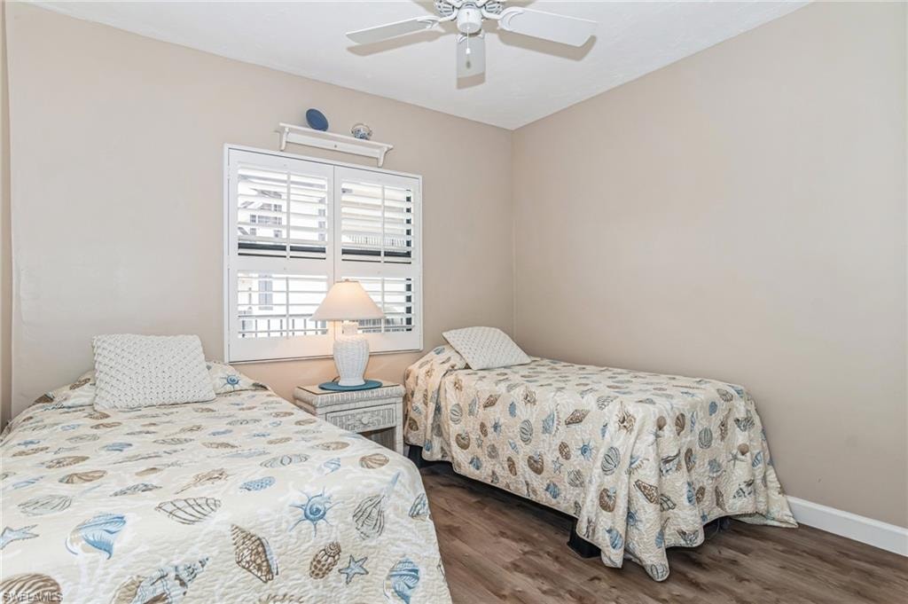 805 River Point DR 202C photo 10