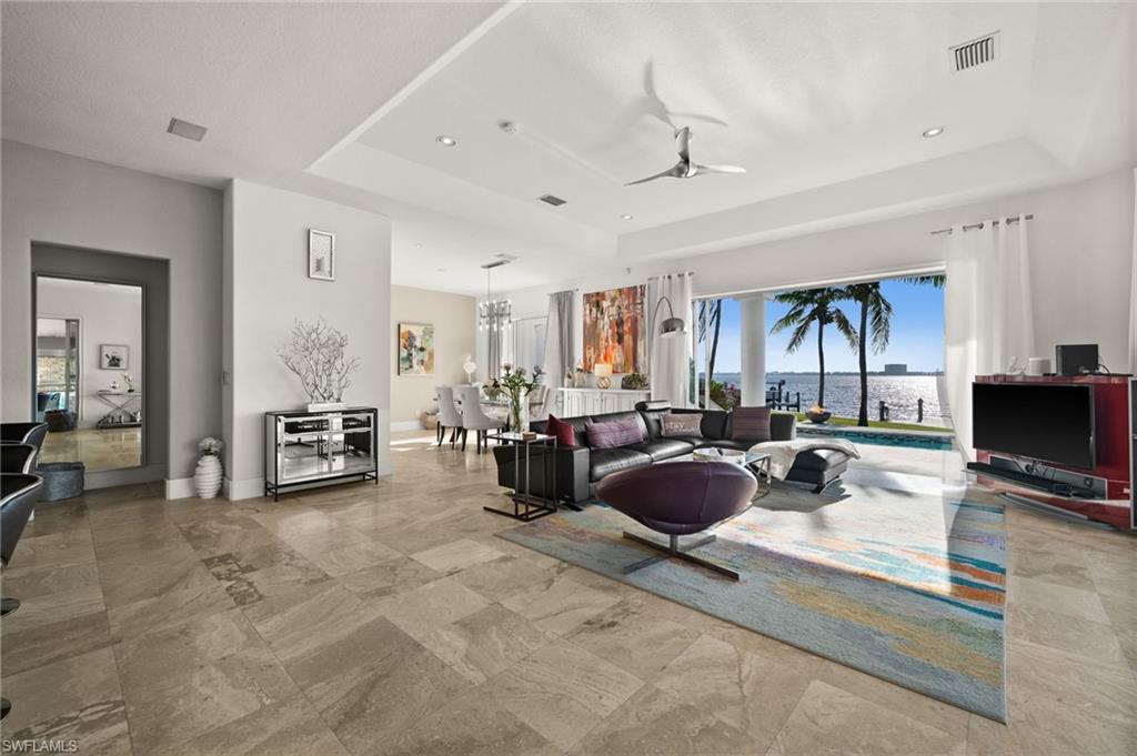 5625 Riverside DR photo 38