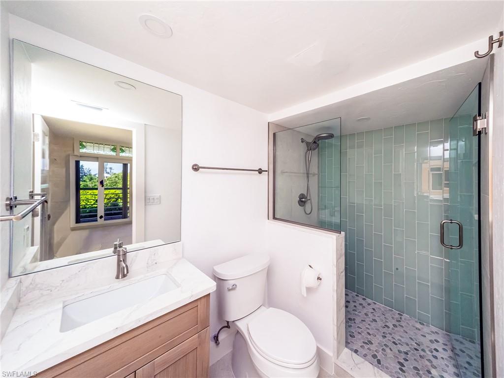 Guest bathroom 1