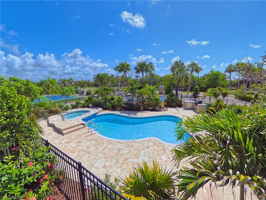 Pool with spa and courts