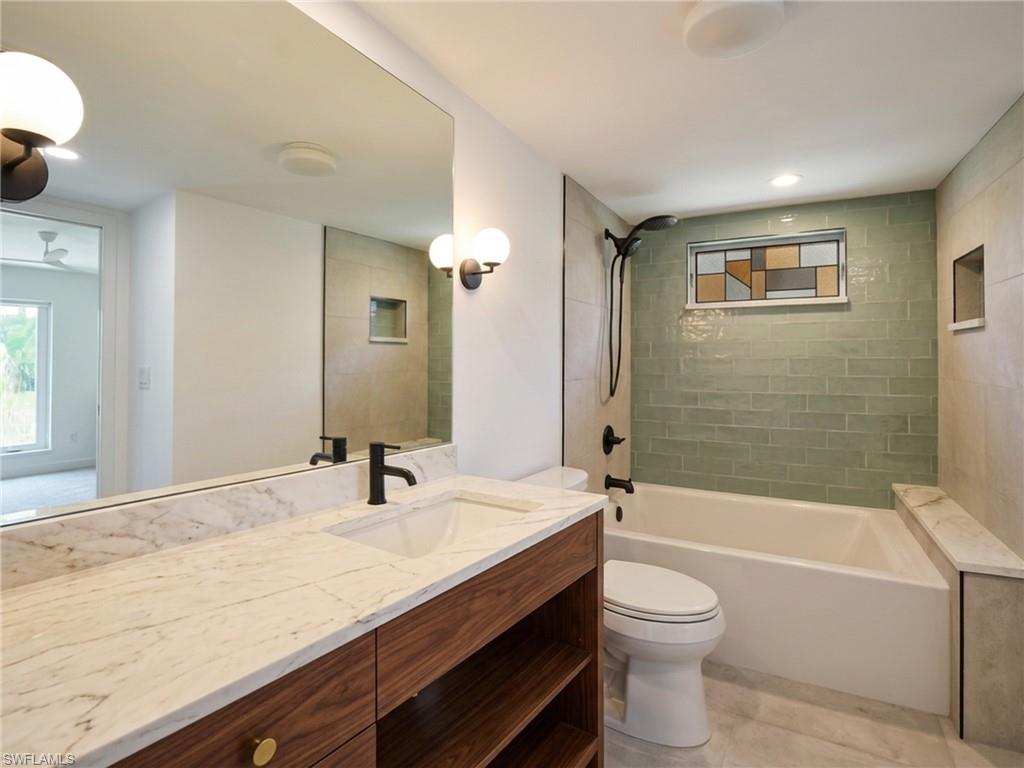 Guest bathroom 2
