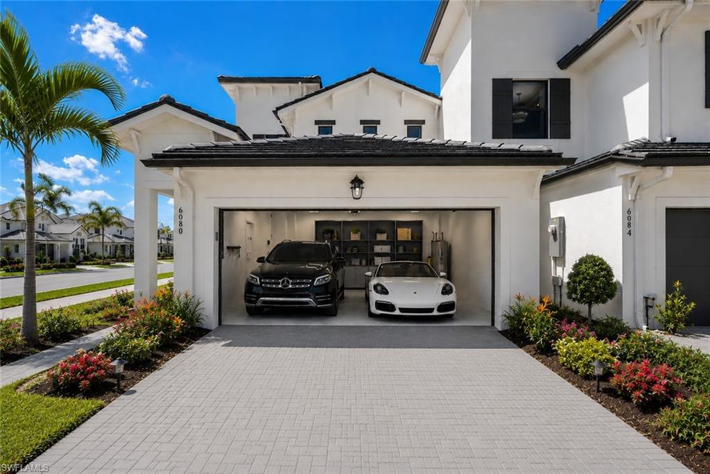 6085 Barbara CIR photo 10