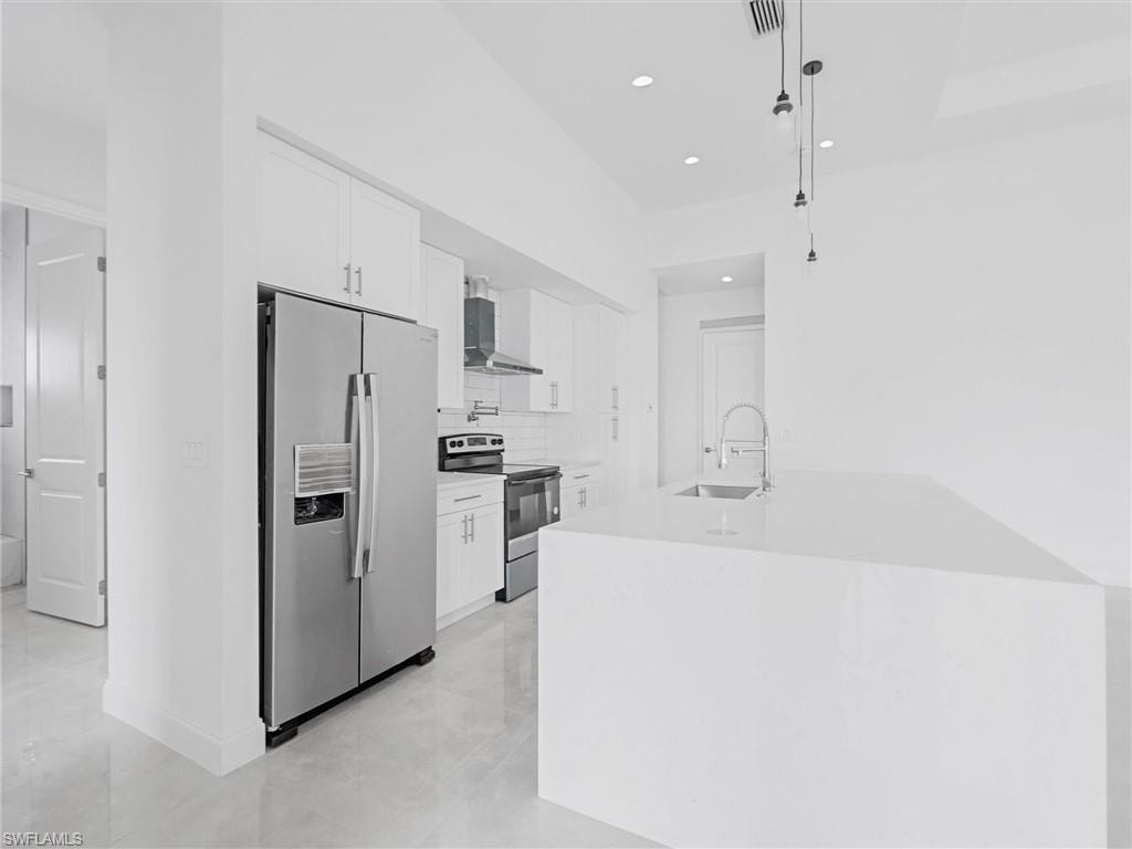 305 Diplomat PKWY E photo 10