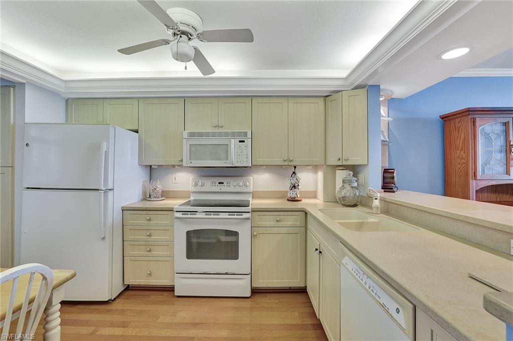 320 Seaview CT 2-305 photo 10