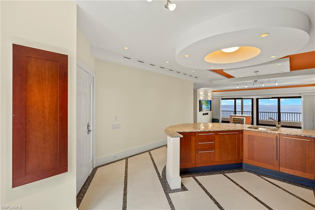 625 La Peninsula BLVD 625 photo 12