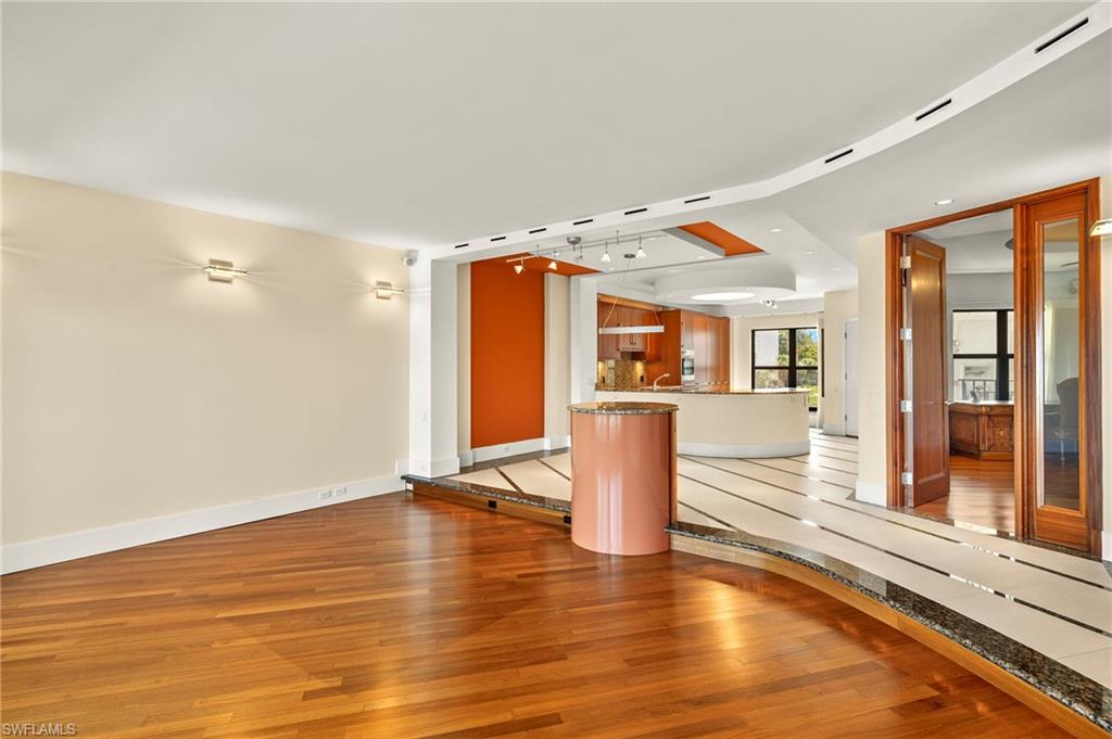 625 La Peninsula BLVD 625