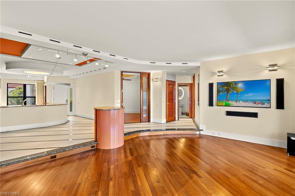 625 La Peninsula BLVD 625