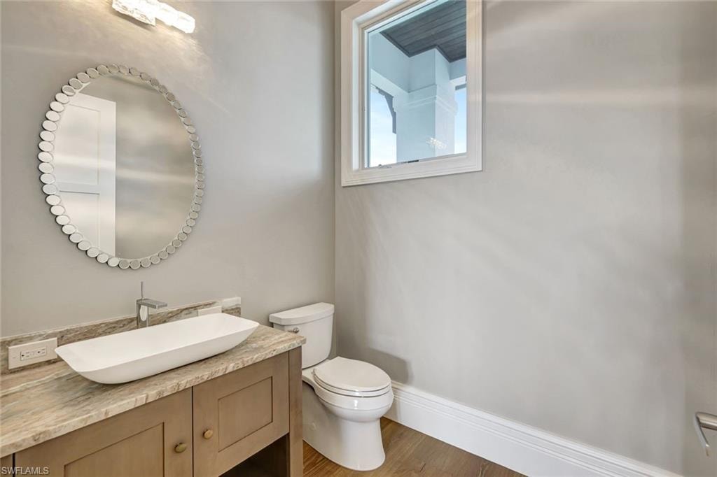 Guest 1/2 Bath Half bathroom