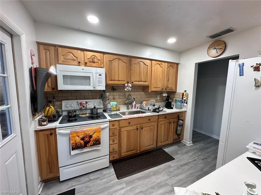 19 Pinewood BLVD photo 10