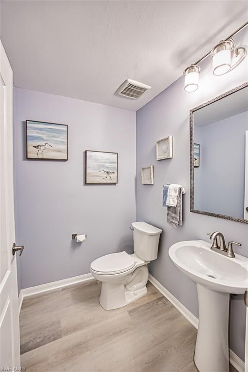 14817 Laguna DR 403 photo 36