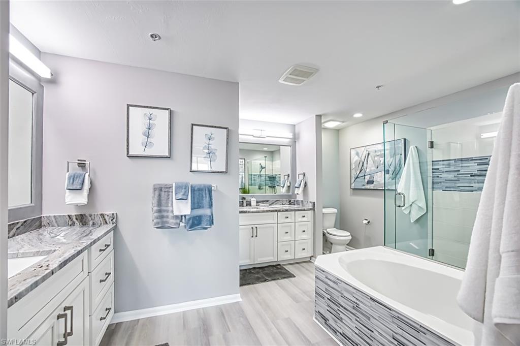 14817 Laguna DR 403 photo 32