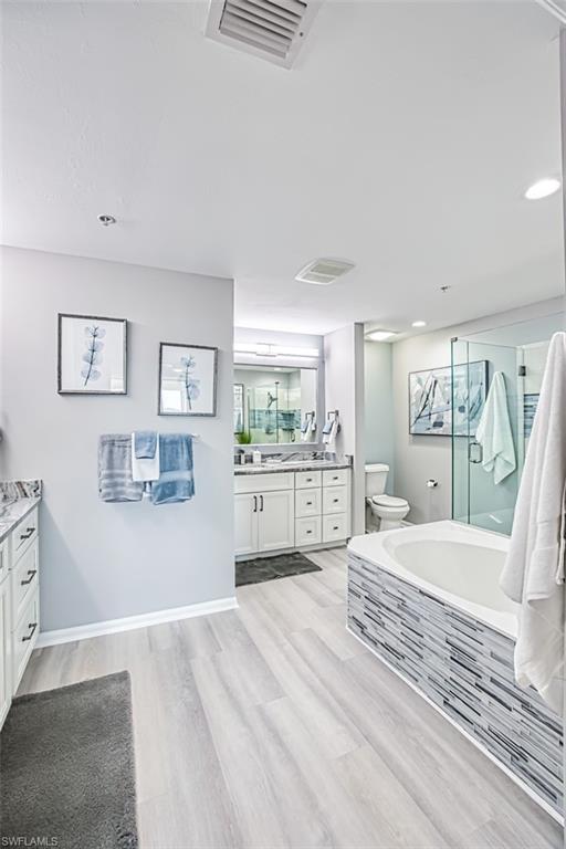 14817 Laguna DR 403 photo 33