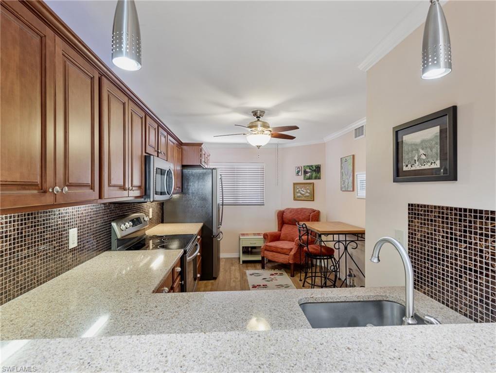 11921 Seabreeze Cove LN 104 photo 12