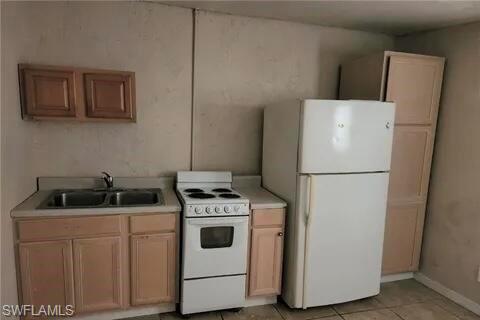 5640 4th AVE photo 9