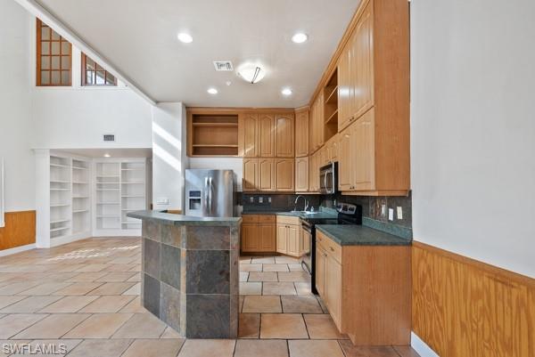 819 James ST photo 6